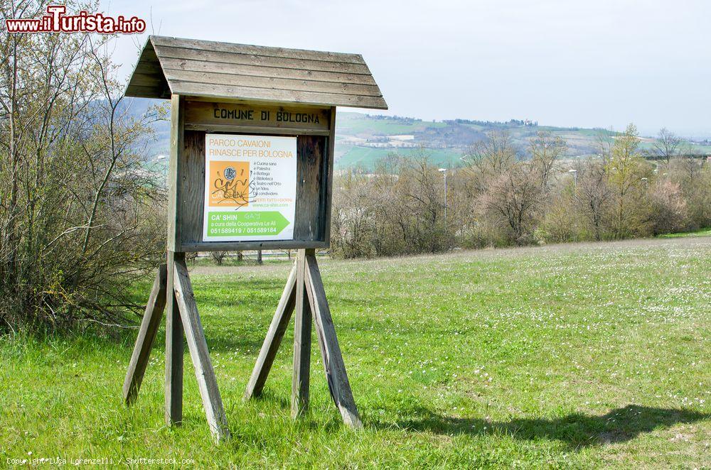 Immagine Ingresso del Parco Cavaioni sui Colli di Bologna, Emilia-Romagna - © Luca Lorenzelli / Shutterstock.com