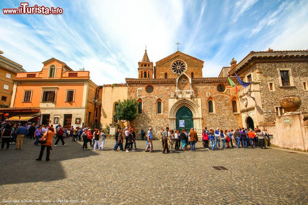 Immagine Ingresso della Villa d'Este a Tivoli, vicino alla chiesa di Santa Maria Maggiore, Lazio. Questa villa fu voluta dal cardinale Ippolito d'Este, figlio di Alfonso I° e Lucrezia Borgia, su un sito che anticamente ospitava già una villa romana. E' un capolavoro del Rinascimento italiano e fa parte dei patrimoni dell'Umanità - © b-hide the scene / Shutterstock.com