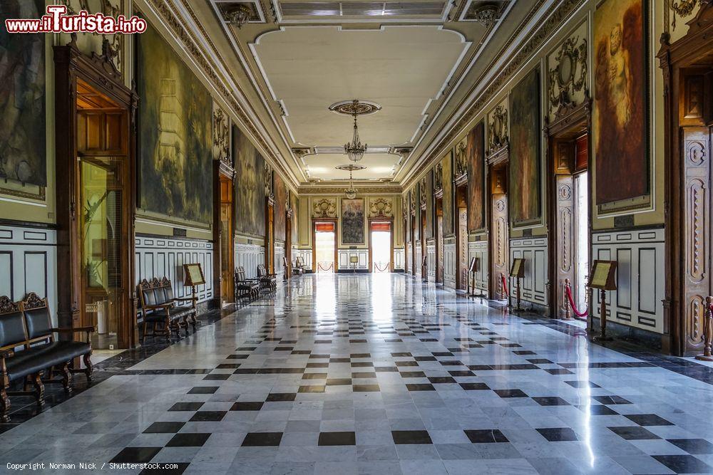 Immagine Ingresso dell'antico Museo della Città di Merida, Yucatan, Messico. Ospita una collezione permanente di circa 150 oggetti, fra cui alcuni reperti archeologici, esposti in quattro sale, che ripercorrono la storia della cittadina - © Norman Nick / Shutterstock.com