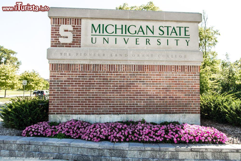 Immagine Insegna del Michigan State University campus a Lansing (Stati Uniti d'America). Fondata nel 1855, questa università statale è anche la sede dei Michigan State Spartans, squadra di pallacanestro dell'università - © ehrlif / Shutterstock.com