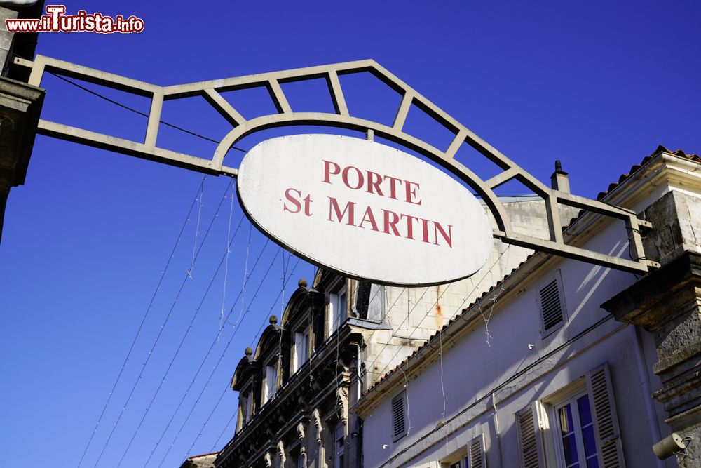 Immagine Insegna della porta Saint Martin a Cognac, Francia.