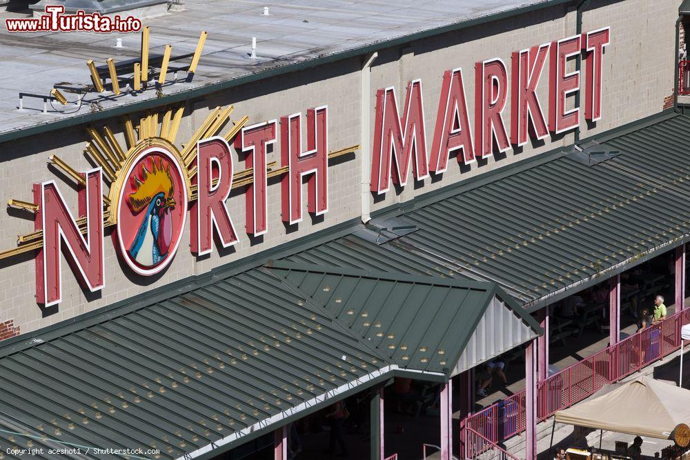 Immagine L'insegna dello storico North Market nella città di Columbus, Ohio, USA. Si tratta di un importante mercato che riunisce gli agricoltori locali al sabato - © aceshot1 / Shutterstock.com