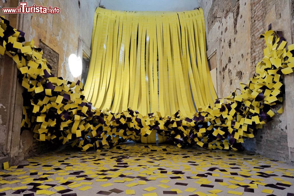 Immagine Installazione nel centro storico durante la Festa di San Michele a fine settembre - © Festa di San Michele