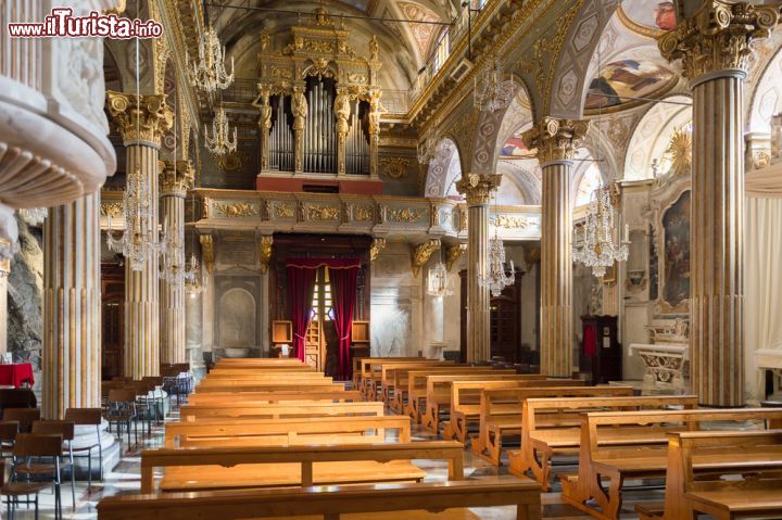 Immagine Interno della chiesa di San Giacomo di Corte a Santa Margherita Ligure, sulla Riviera di Levante
- © Anton_Ivanov / Shutterstock.com