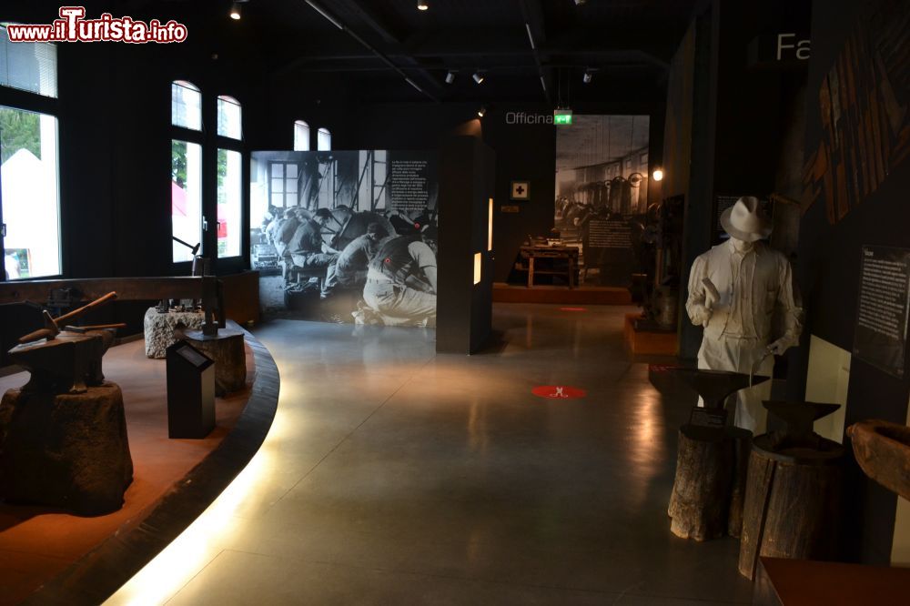 Immagine Nel Museo dell'Arte Fabbrile e delle Coltellerie di Maniago le diverse sezioni espositive raccontano la storia della produzione di lame e coltelli dal XV secolo ai giorni nostri.