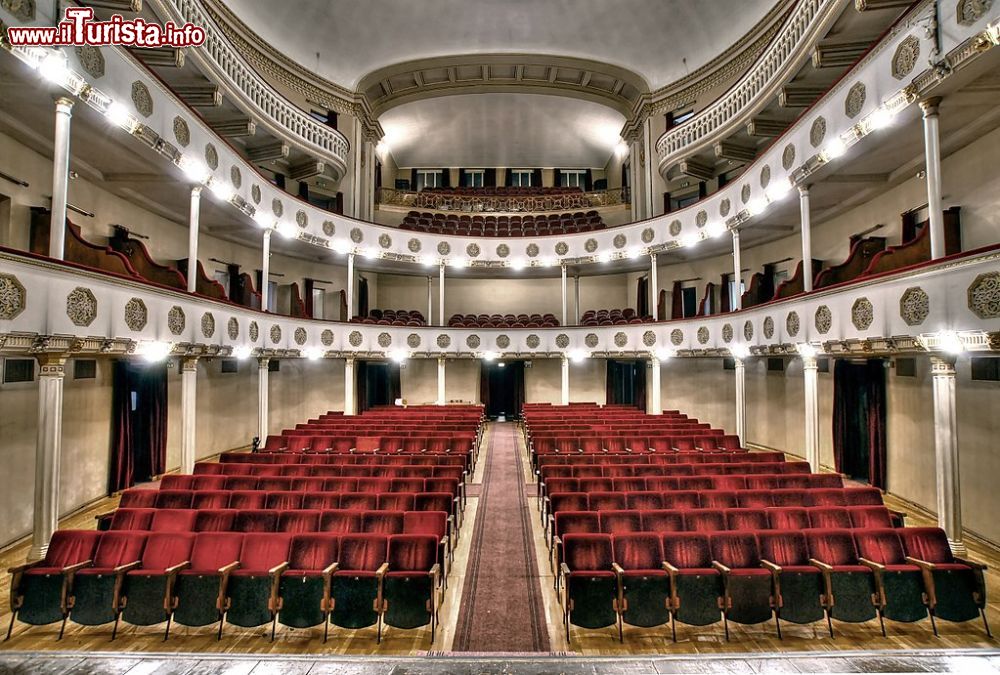Immagine Interno del Teatro consorziale di Budrio - © Pierluigi Mioli - CC BY-SA 4.0, Wikipedia