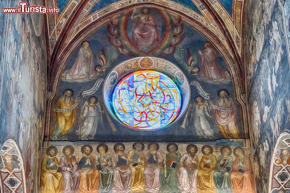 Immagine Interno dell Chiesa di Santa Maria Assunta a San Gimignano in Toscana