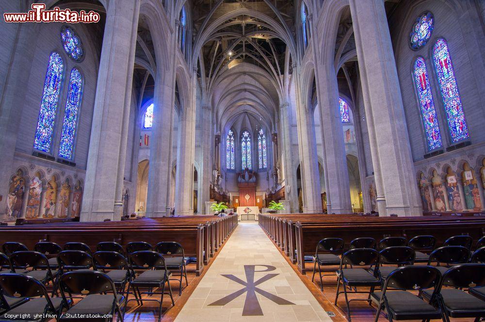 Immagine Interno della Cattedrale Grace a San Francisco, California (USA) - © yhelfman / Shutterstock.com