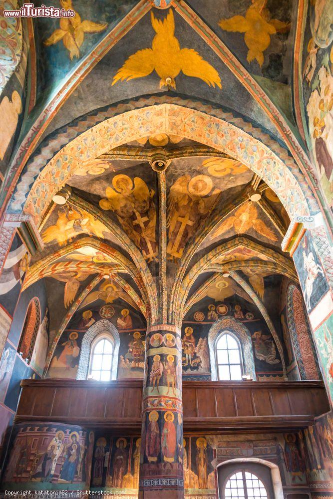 Immagine Interno della chiesa della Santa Trinità a Lublino, Polonia. Edificata quasi interamente nel 14° secolo, venne successivamente ricostruita in stile gotico nel 1407 - © katatonia82 / Shutterstock.com