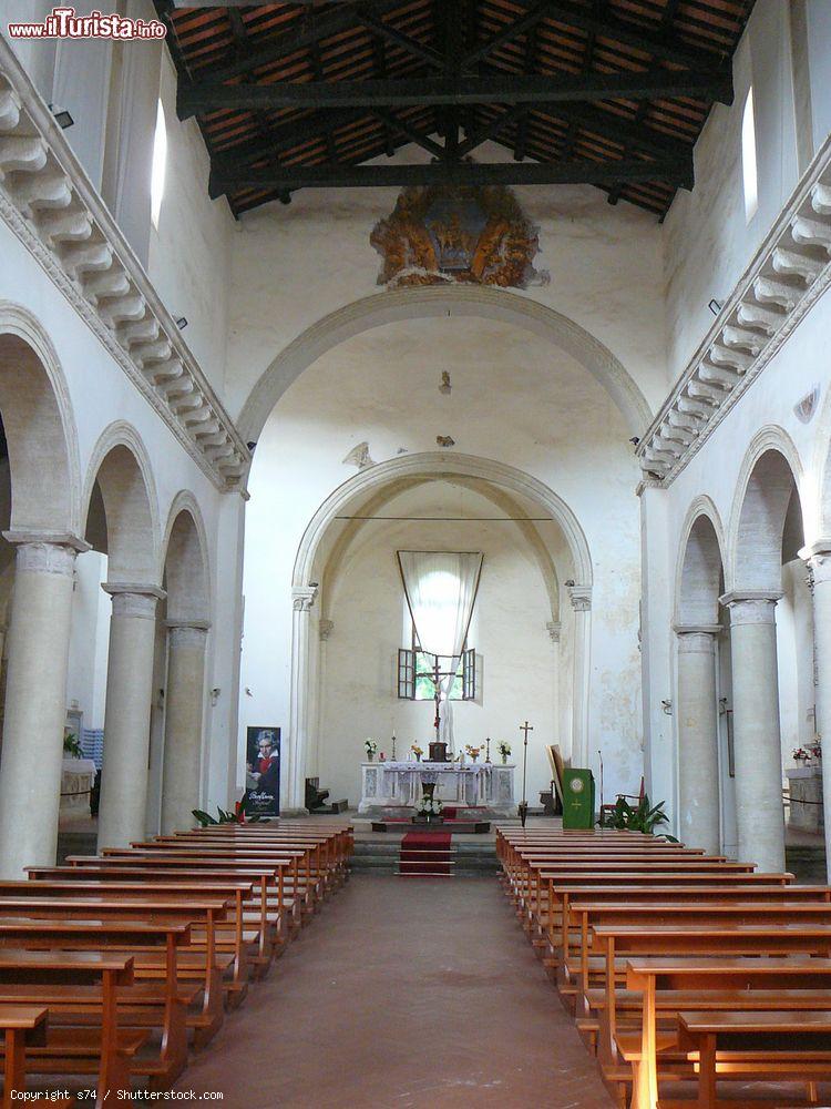Immagine Interno della chiesa di San Silvestro a Sutri - © s74 / Shutterstock.com