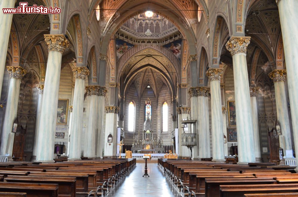 Immagine Interno della Chiesa Parrocchiale di Galliate in piemonte