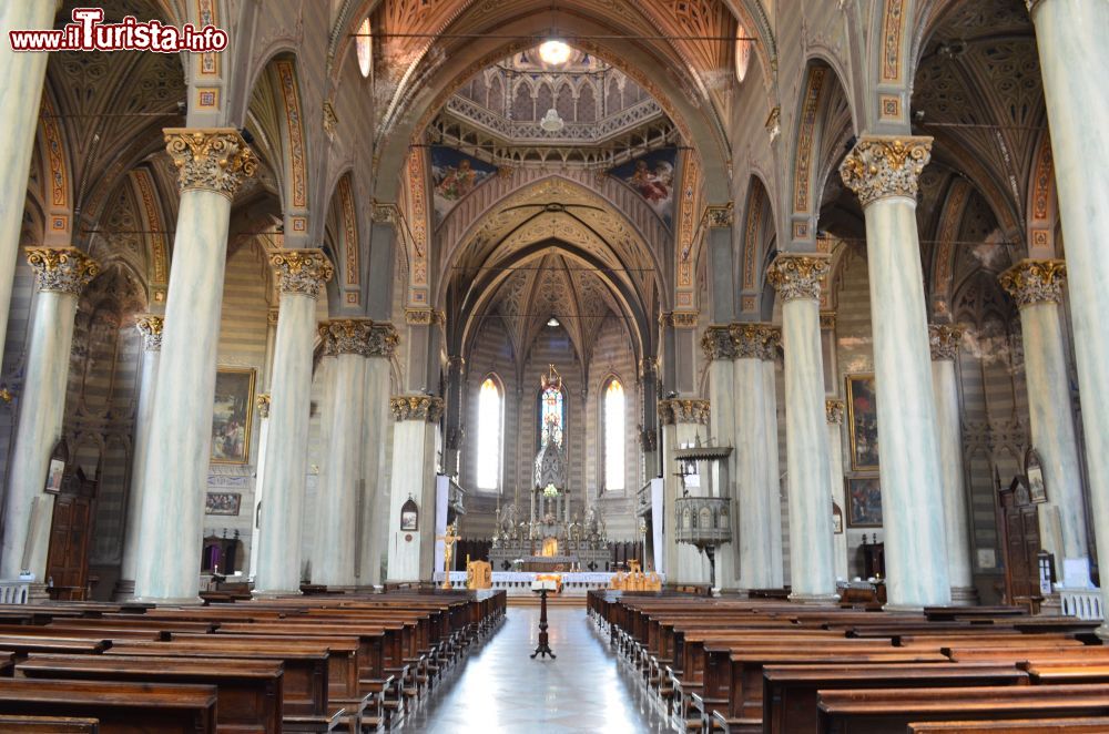 Immagine Interno della Chiesa Parrocchiale di Galliate in piemonte