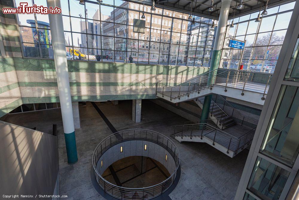 Immagine Interno della stazione della metropolitana Westentor nei pressi della Durtmunder U, Dortmund, Germania - © Manninx / Shutterstock.com