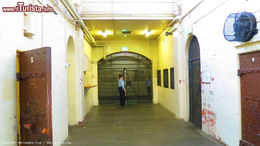 Immagine Interno dell'Old Melbourne Gaol, Victoria, Australia. Costruita a metà del 1800, dominò la skyline della città come simbolo di autorità: all'epoca ospitava infatti criminali, delinquenti, senzatetto e malati di mente - © Mariangela Cruz / Shutterstock.com