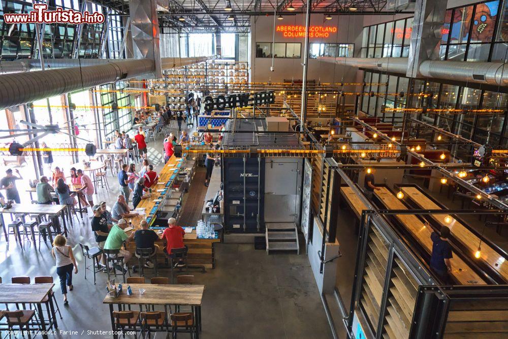 Immagine Interno di un bar di Columbus con birra artigianale scozzese BrewDog, Ohio - © Ludovic Farine / Shutterstock.com