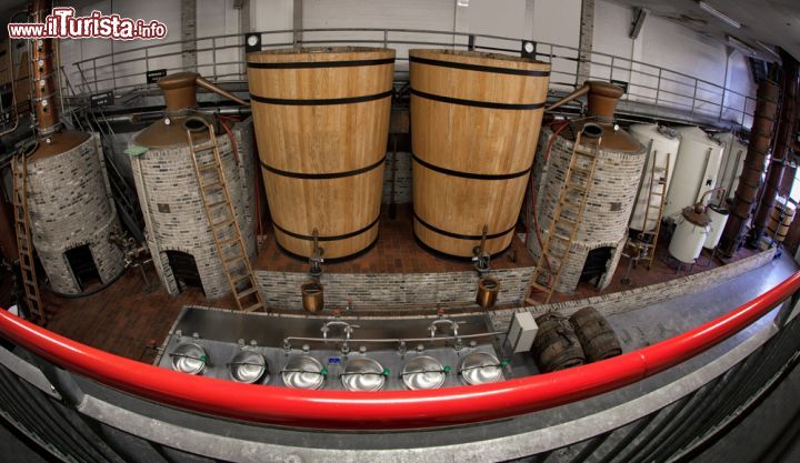 Immagine Interno di un'antica distilleria di Schiedam, Olanda. Nel Settecento questa località era famosa come capitale mondiale del "jenever", ovvero il gin dei Paesi Bassi.