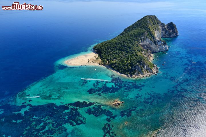 Immagine Marathonisi è una delle infinite perle del Mediterraneo. L'isola si trova vicino a Zante, in Grecia.