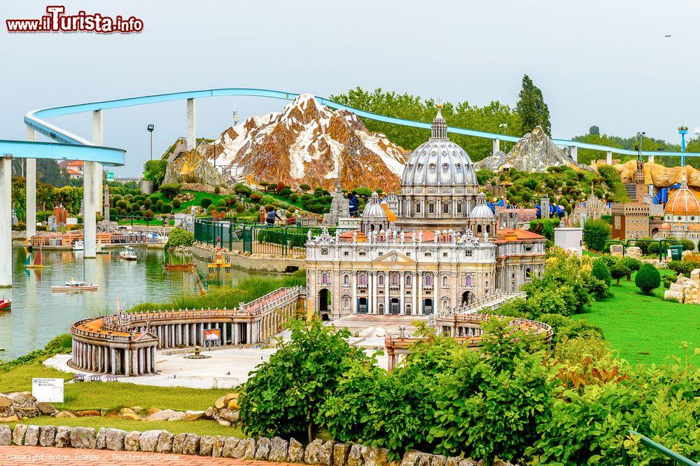 Immagine Italia in Miniatura il parco di Viserbella di Rimini - © Anton_Ivanov / Shutterstock.com
