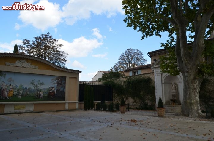 Immagine Jardin de Brancas: ci troviamo a sud di Carpentras, nel villaggio di Pernes-les-Fontaines