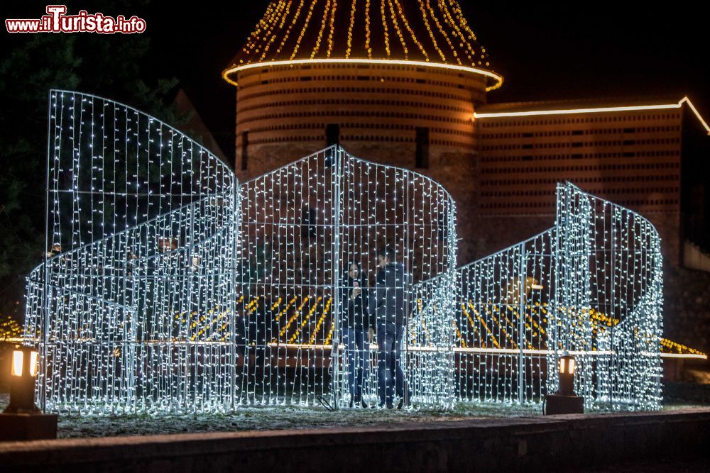 Immagine Installazioni luminose durante le festività natalizie a Kaunas, la seconda città della Lituania per dimensioni.