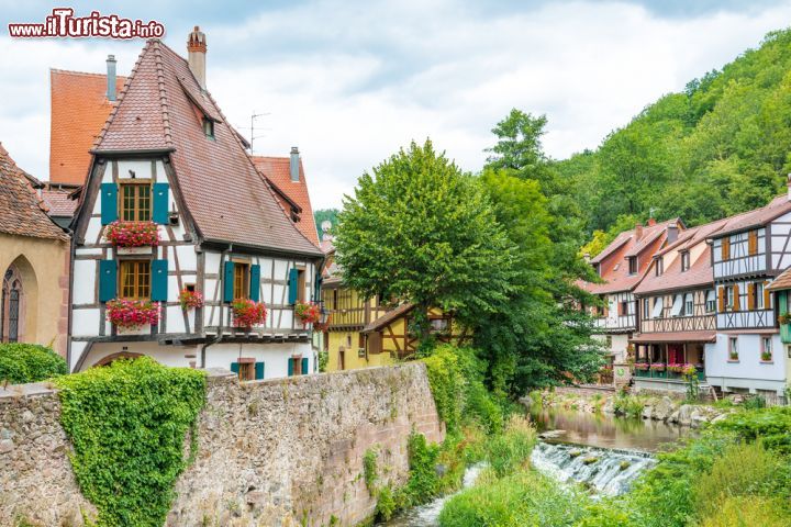 Immagine Il borgo di Kaysersberg si trova nel dipartimento dell'Alto Reno, in Alsazia. Siamo nella parte orientale della Francia, quasi al confine con la Germania - foto © NaughtyNut / Shutterstock.com