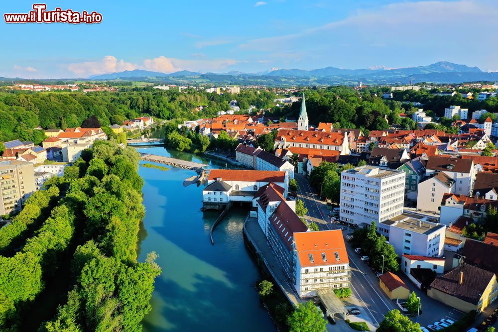 Immagine Kempten sulle rive del fiume Iller, Germania: la città si trova a 50 km dal lago di Costanza e a 100 da Monaco di Baviera.