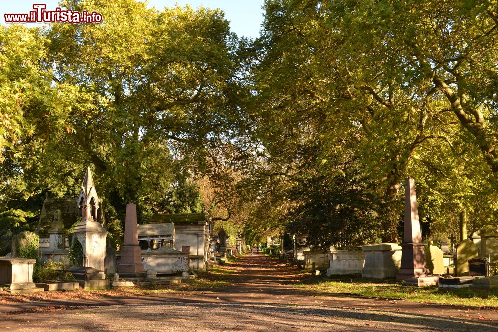 Immagine Kensal Green Cemetery a Londra (Inghilterra): è uno dei "magnifici sette" cimiteri di Londra. E' ispirato al celebre Père-Lachaise di Parigi.