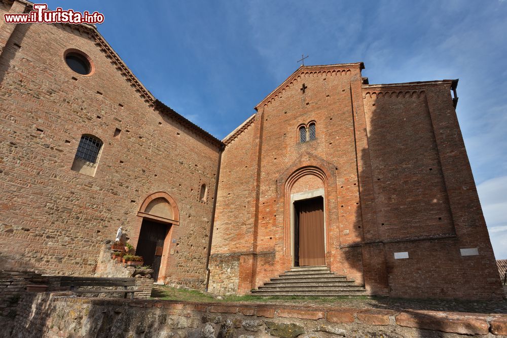 Immagine L'Abbazia di Monteveglio, la storica chiesa della Provincia di Bologna, Emilia Romagna.