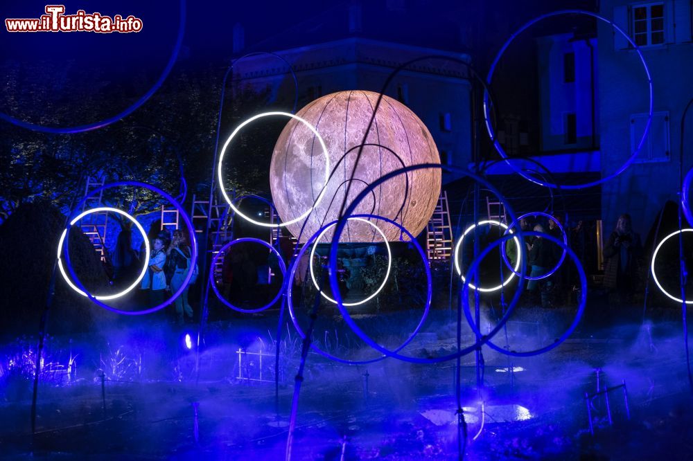Immagine L'acqua, la luce e la luna, installazione di Spectaculaires a Bressanone - © Pierluigi Orler / www.brixen.org