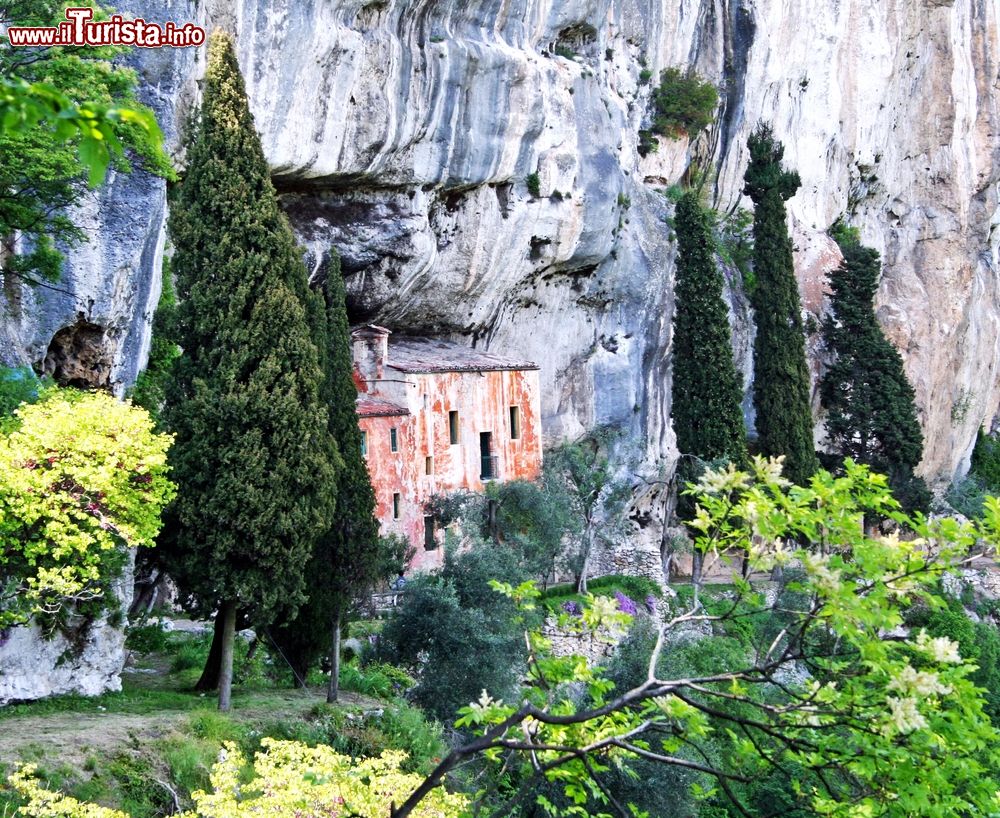 Immagine L'Eremo di San Cassiano si trova a Lumignano nel Veneto, frazione di Longare