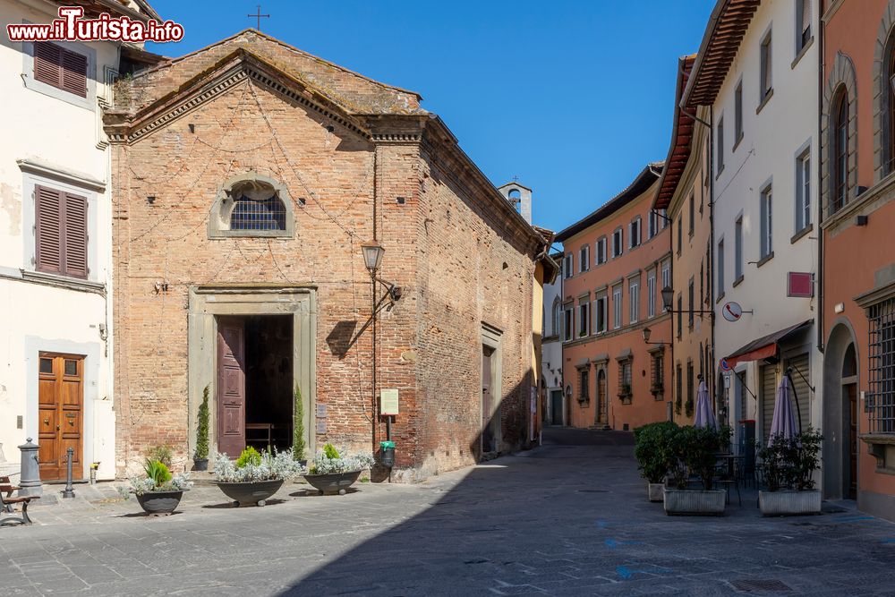 Immagine L'Oratorio di San Sebastiano e San Rocco in Piazza Bonaparte nel centro storico di San Miniato in Toscana