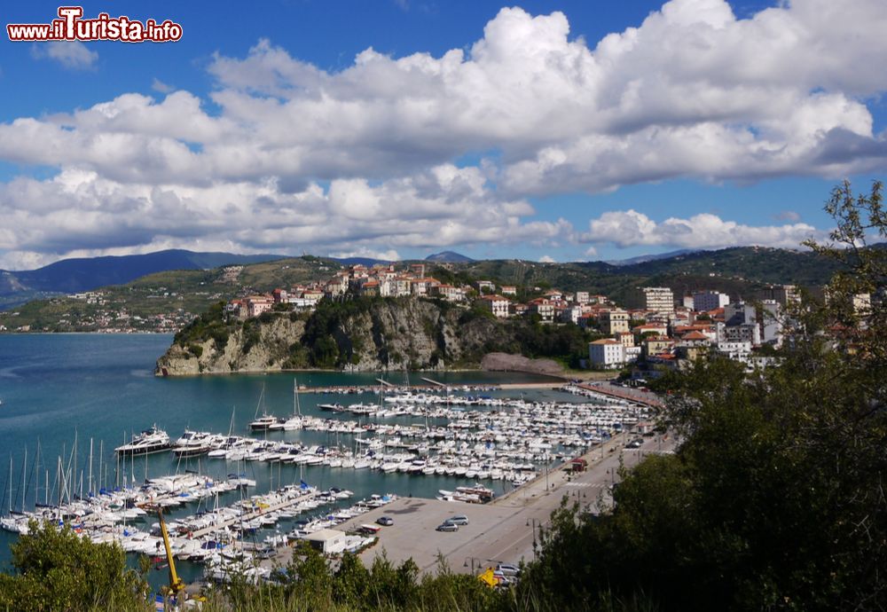 Immagine La baia di Agropoli, la porta del CIlento, meta ideale per una vacanza in Camper.