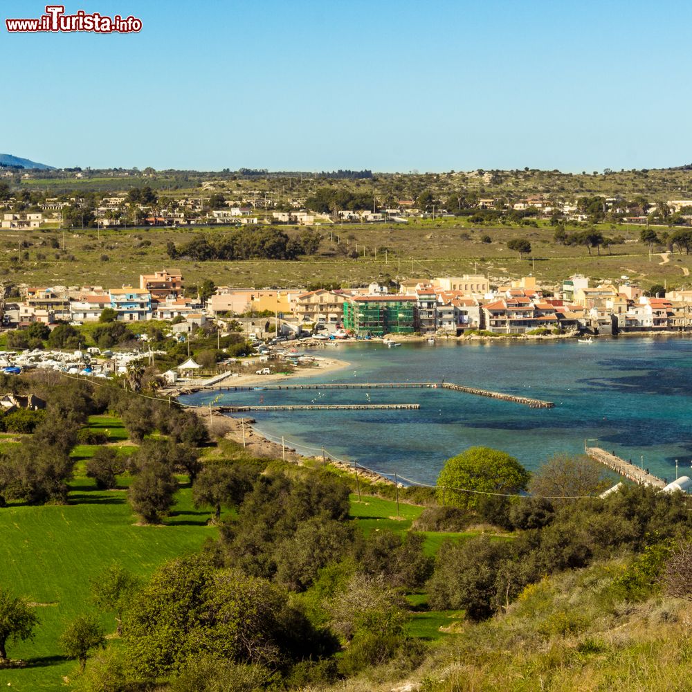 Immagine La baia di Brucoli sulla costa orientale della Sicilia