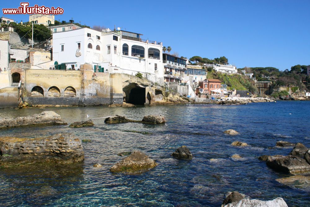 Immagine La baia di Marechiaro nel quartiere di Posillipo a Napoli