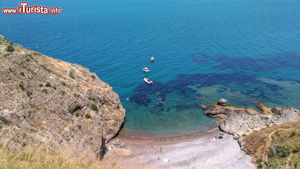 Immagine La Baia di Torre Normanna, una magnifica spiaggia ad Altavilla Milicia in Sicilia