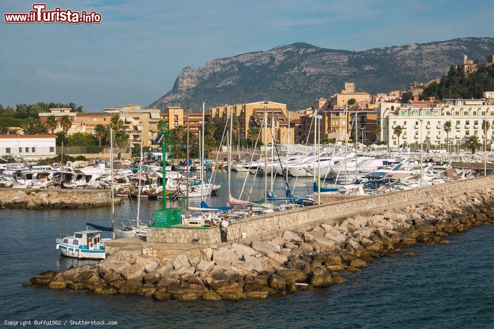 Immagine La baia ed il porto di Terracina nel Lazio - © Buffy1982 / Shutterstock.com
