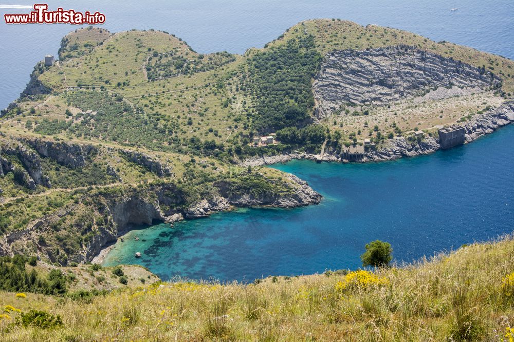 Immagine La Baja di Jeranto vicino a Nerano sulla Penisola Sorrentina in Campania