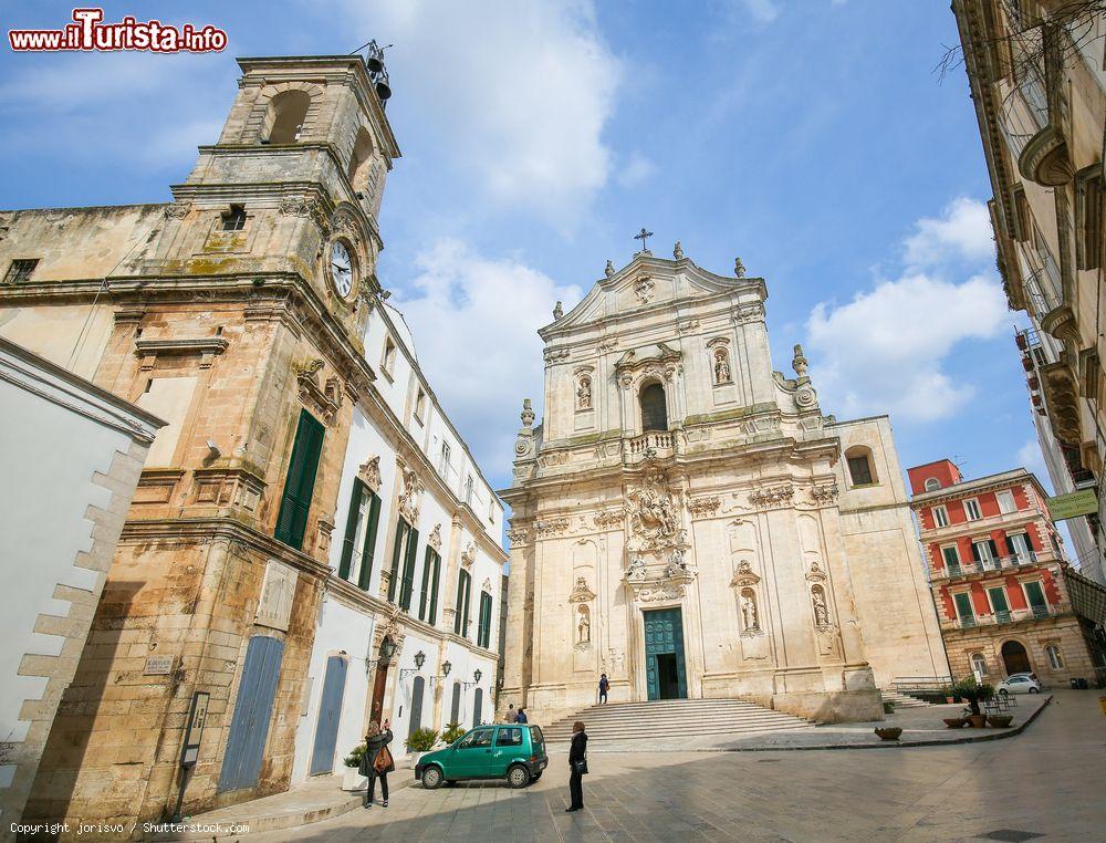 Immagine La bella basilica di San Martino in piazza del Plebiscito a Martina Franca, provincia di Taranto, Puglia. Perla del barocco di Martina Franca, venne costruita nella seconda metà del Settecento su richiesta dell'arciprete Isidoro Chirulli - © jorisvo / Shutterstock.com