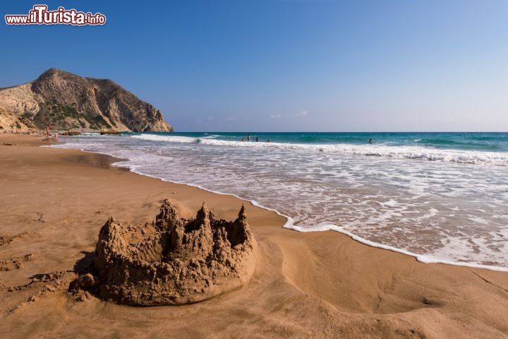 Immagine La bella spiaggia di Cavo Paradiso nei pressi del villaggio di Kefalos, isola di Kos (Grecia) - © George Papapostolou / Shutterstock.com