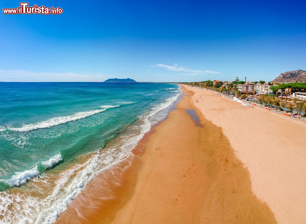 Immagine La bella spiaggia di Terracina sulla Riviera di Ulisse nel Lazio