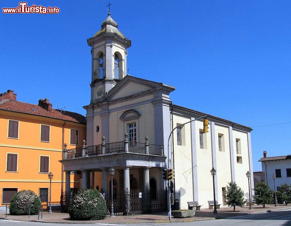 Immagine La biblioteca Monsignor Luigi Bongianino a Borgo d'Ale in Piemonte - © F Ceragioli - CC BY-SA 3.0, Wikipedia