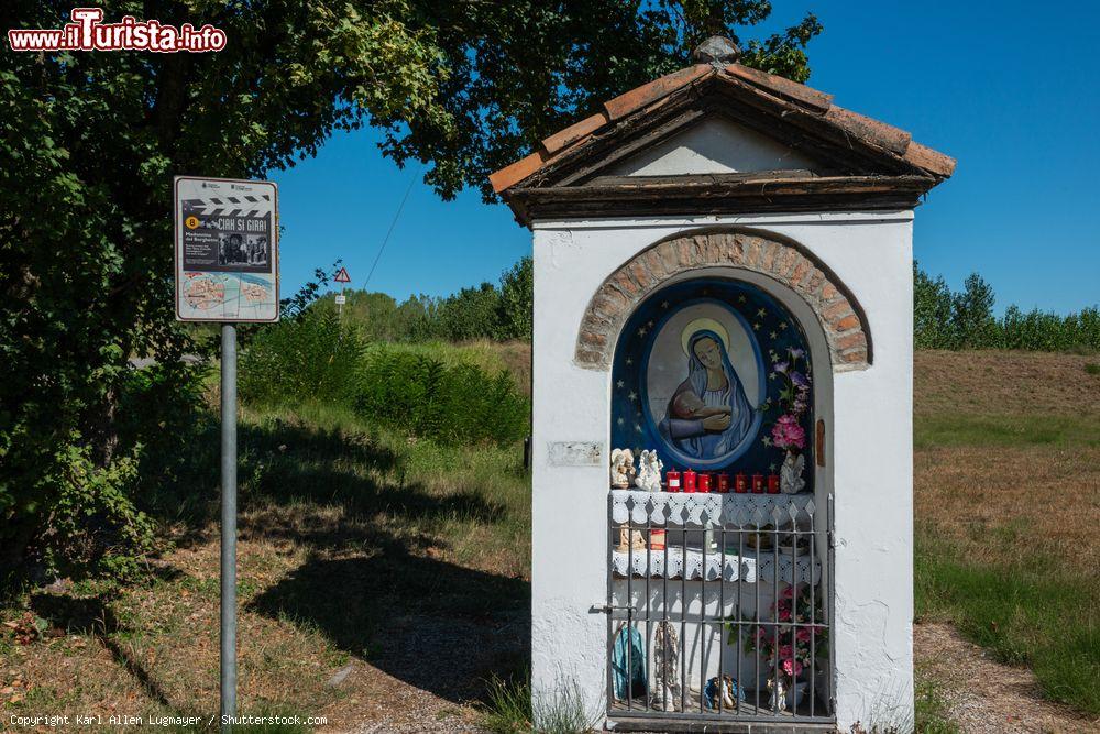 Immagine La Cappella della Madonnina del Borghetto a Brescello, nei luoghi di Don Camillo e Peppone  Guareschi - © Karl Allen Lugmayer / Shutterstock.com