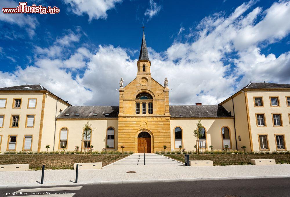 Immagine La cappella dell'Hotel Dieu a Paray-le-Monial, Borgogna (Francia) - © Nigel Jarvis / Shutterstock.com