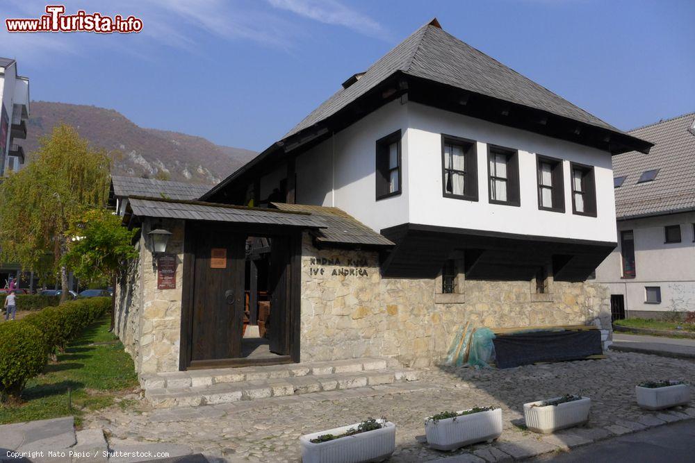 Immagine La casa natale del premio nobel Ivo Andric a Travnik, Bosnia e Erzegovina. Scrittore e diplomatico serbo con la cittadinanza jugoslava, Andric ha ricevuto il Nobel per la letteratura nel 1961 - © Mato Papic / Shutterstock.com