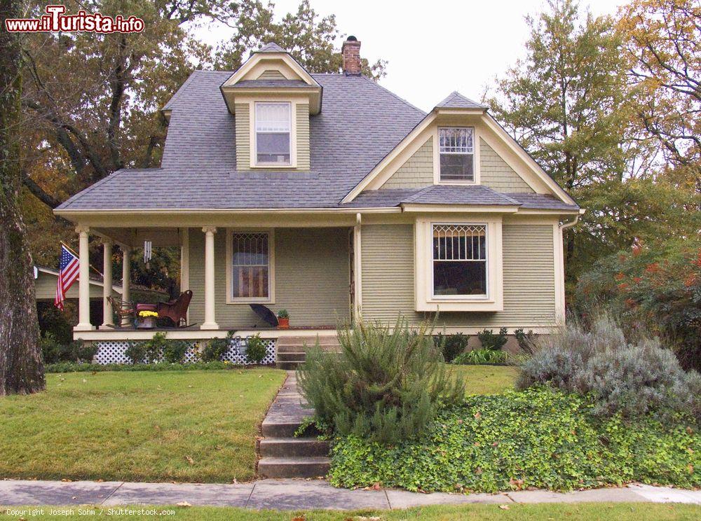 Immagine La casa originale appartenuta a Bill e Hillary Clinton a Little Rock, Arkansas (USA) - © Joseph Sohm / Shutterstock.com