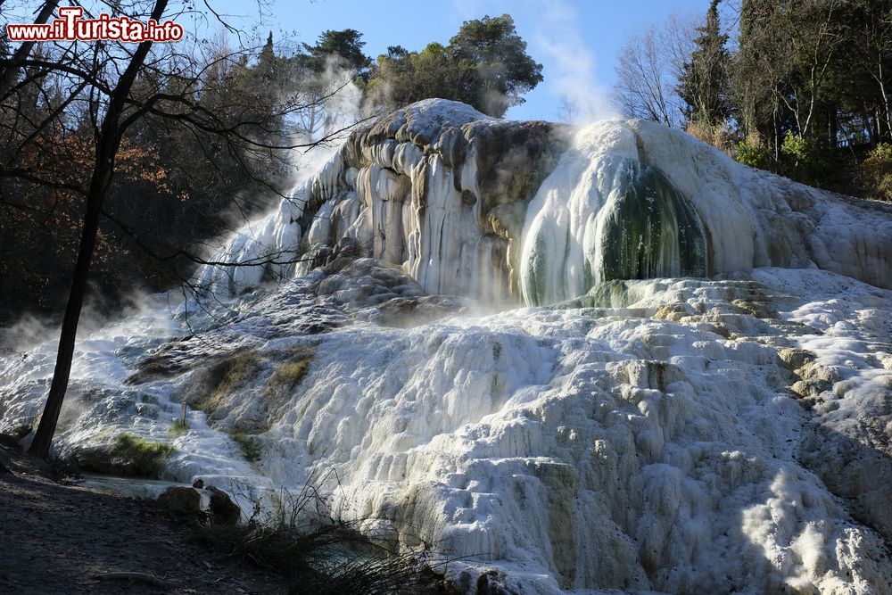 Immagine La cascata calcarea detta "Balena Bianca" a Bagni San Filippo