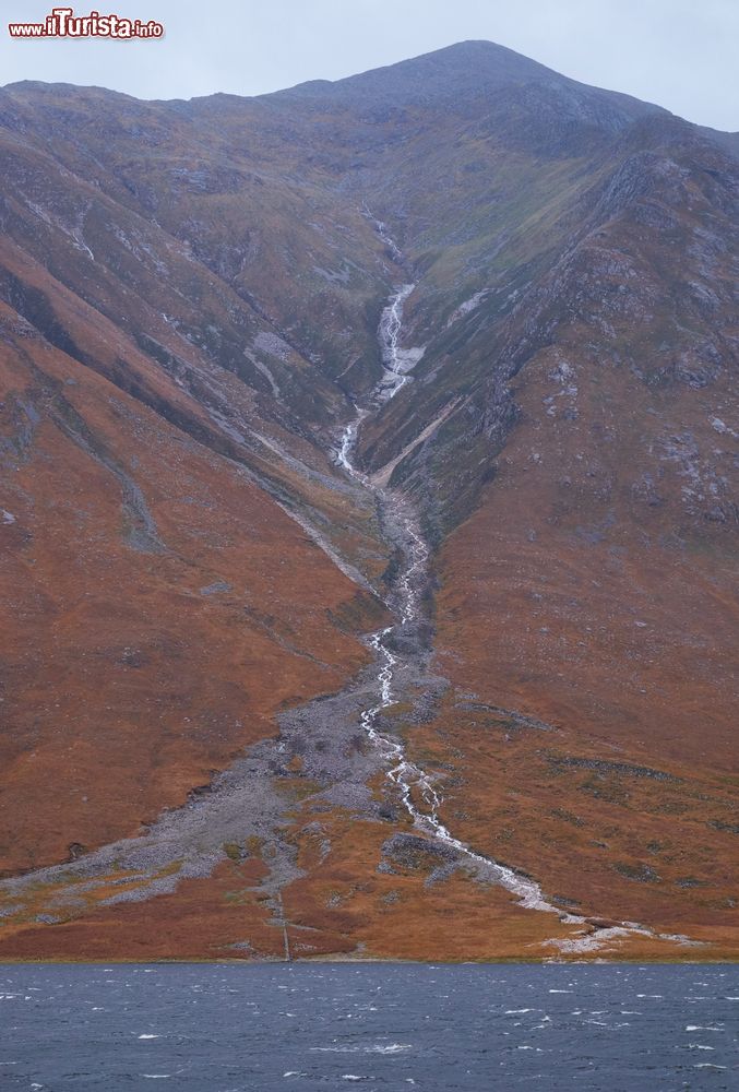 Immagine La cascata di Allt Coire na Larach, si trova sulle Highlands della Scozia.