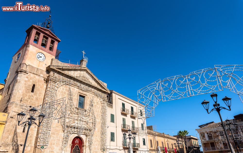 Immagine La Cattedrale della Madonna della Catena in Riesi a Caltanissetta in Sicilia