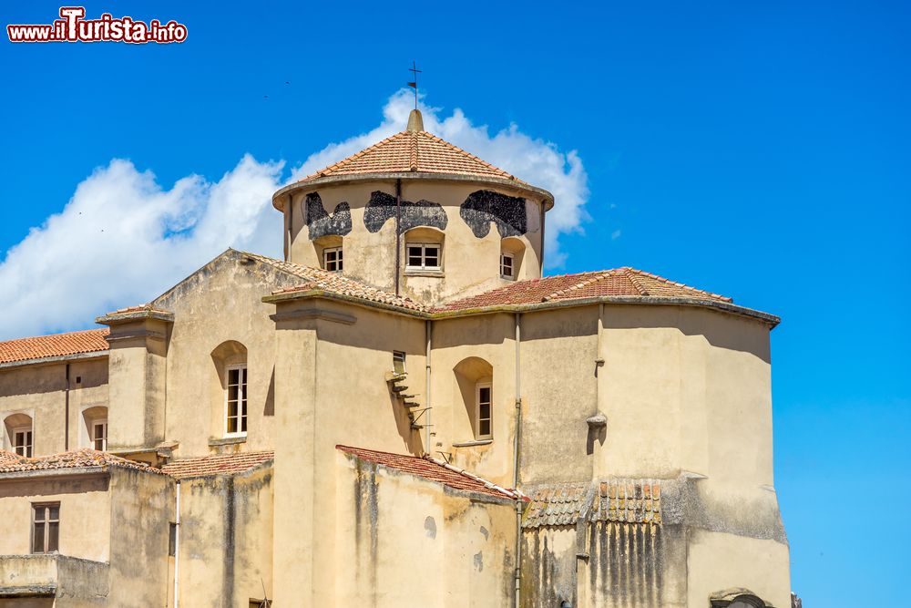 Immagine La cattedrale di Novara di Sicilia