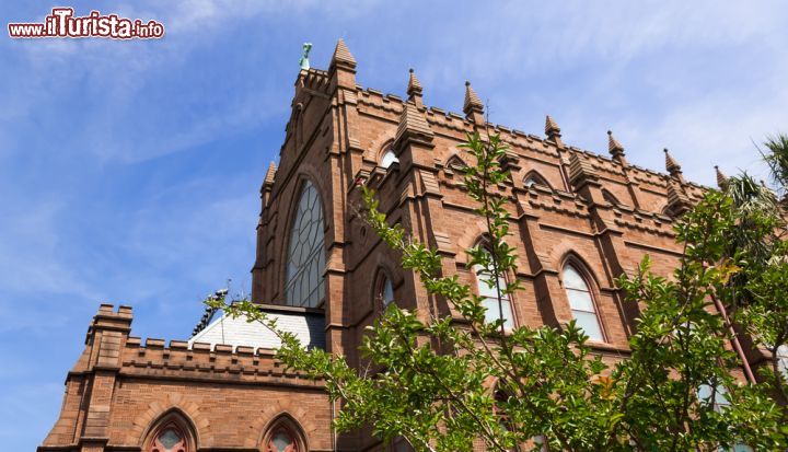 Immagine La cattedrale di Saint John the Baptist di Charleston, South Carolina. Al suo interno, durante le funzioni, possono trovare posto a sedere 720 persone - foto © RestonImages / Shutterstock.com